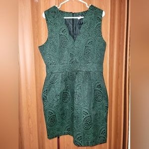 Venus Sleeveless Art Deco Dress w/Scalloped V-Neckline & Pockets - Hunter Green